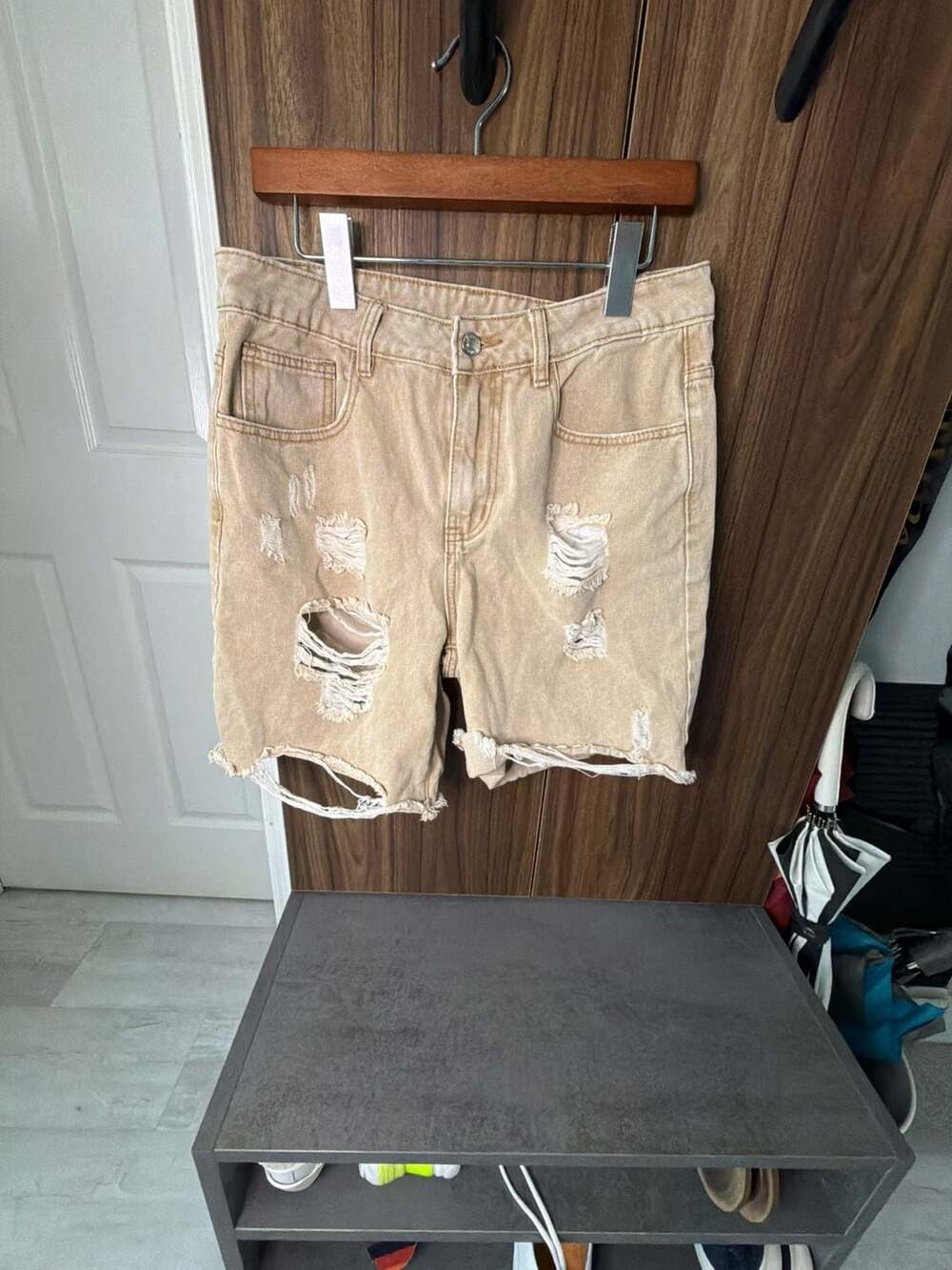 Manfinity Men's Khaki Ripped Distressed Denim Shorts Size S